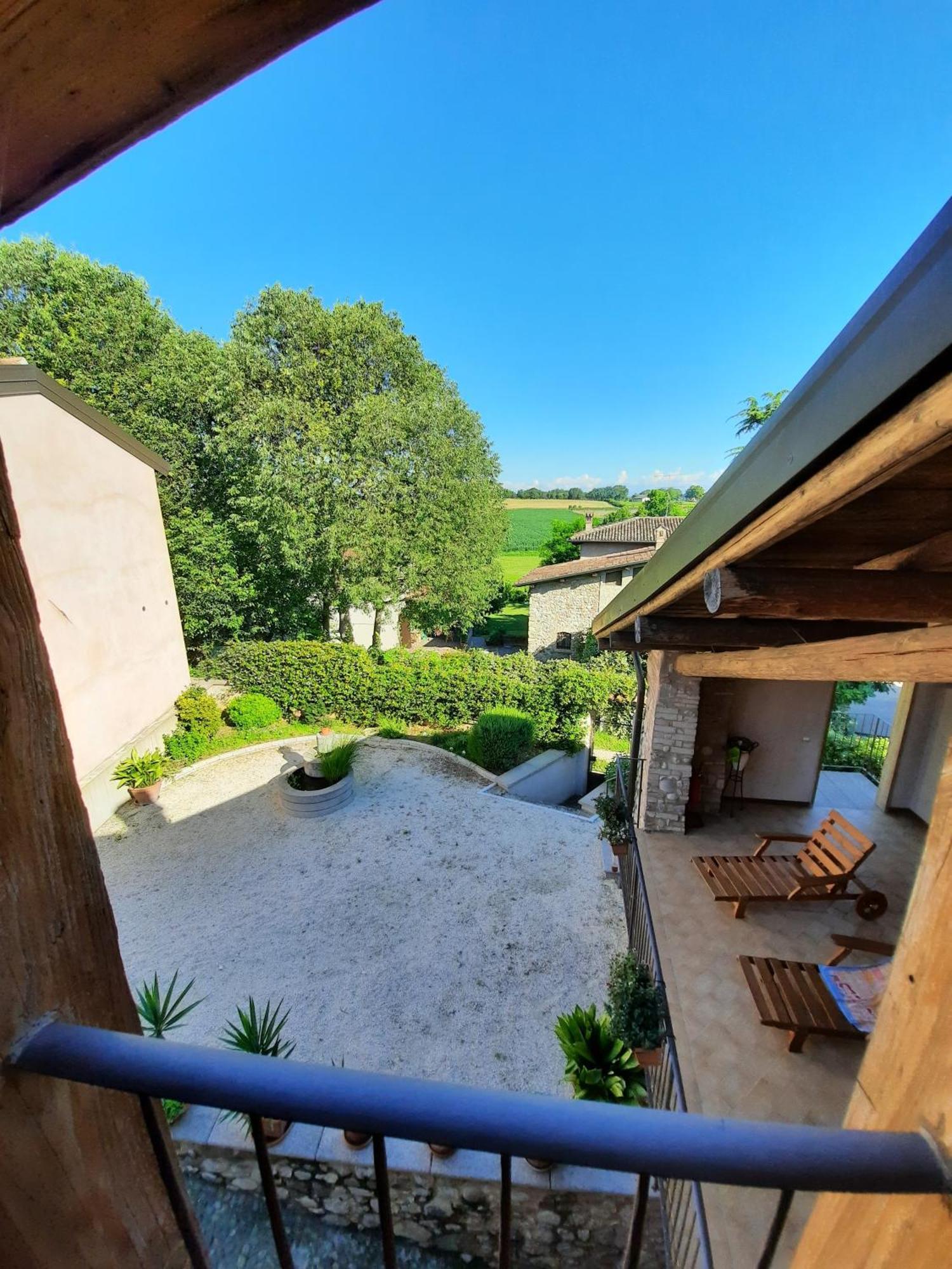 Corte Davini Agriturismo Monzambano Εξωτερικό φωτογραφία